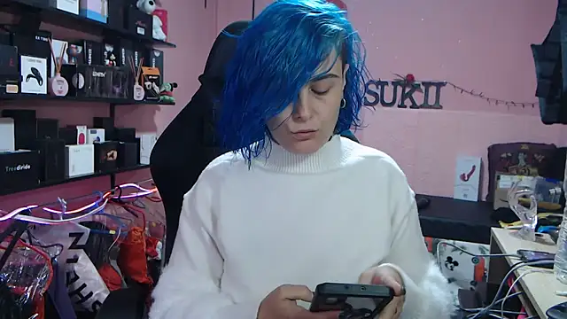 Snapshot of sukii93 chatting on 04-12-26, 04:01 sukii93 online show from 04-12-26, 04:01