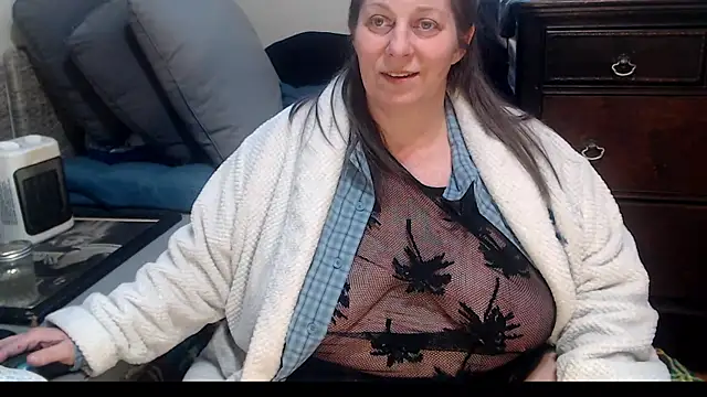 Snapshot of ladyscarlotta chatting on 01-23-25, 08:13 ladyscarlotta online show from 01-23-25, 08:13