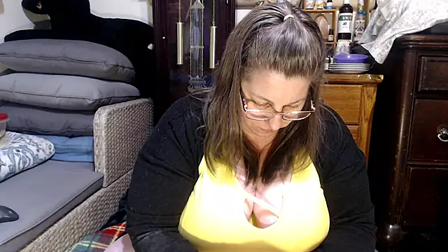 Snapshot of ladyscarlotta chatting on 02-25-25, 01:41 ladyscarlotta online show from 02-25-25, 01:41