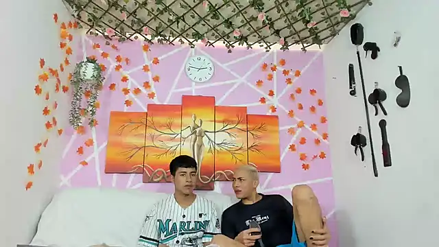 Fresahot2005 online show from 03-10-25, 07:50