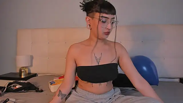 Snapshot of Cintya_Kros chatting on 12-02-24, 08:22 Cintya Kros online show from 12-02-24, 08:22