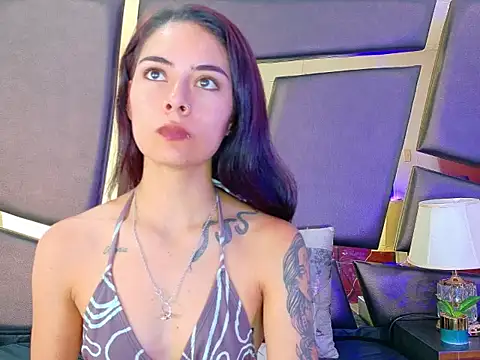 Snapshot of NicoleEsposito chatting on 09-27-25, 12:54 NicoleEsposito online show from 09-27-25, 12:54