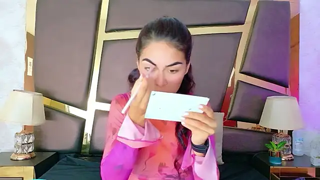 Snapshot of NicoleEsposito chatting on 10-04-25, 12:36 NicoleEsposito online show from 10-04-25, 12:36