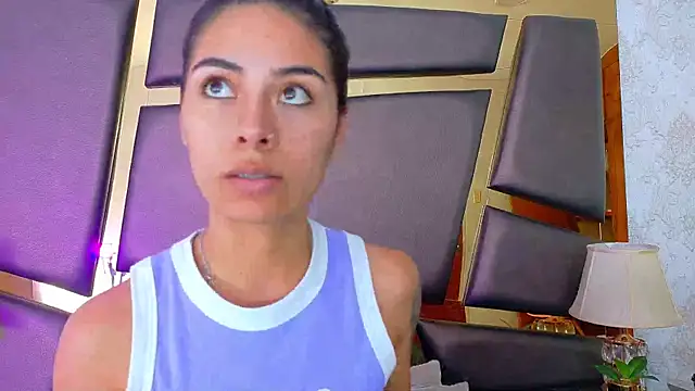 Snapshot of NicoleEsposito chatting on 10-09-25, 12:58 NicoleEsposito online show from 10-09-25, 12:58