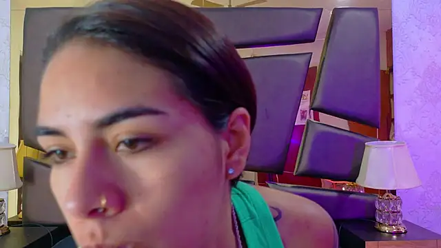 Snapshot of NicoleEsposito chatting on 10-29-25, 12:51 NicoleEsposito online show from 10-29-25, 12:51