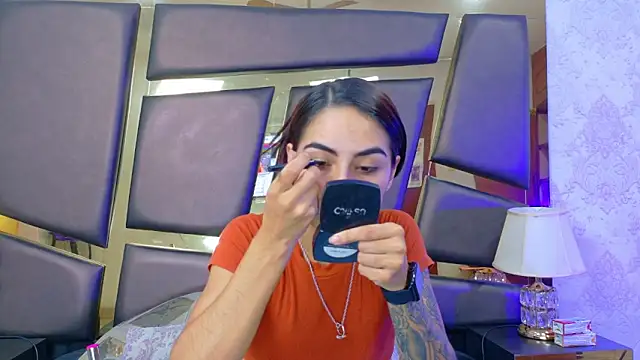 Snapshot of NicoleEsposito chatting on 11-05-25, 01:11 NicoleEsposito online show from 11-05-25, 01:11