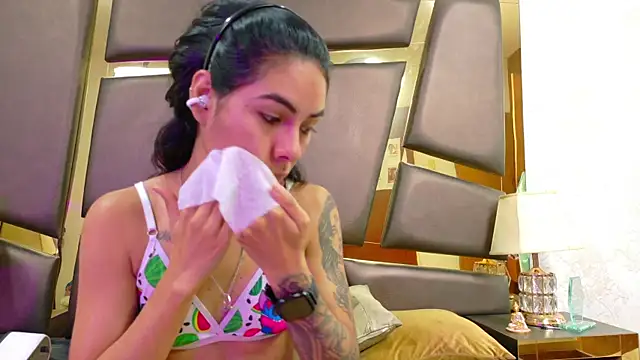 NicoleEsposito online show from 02-04-26, 12:55