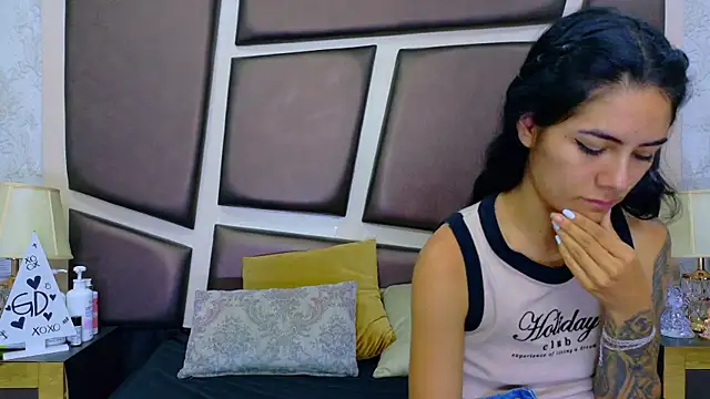 NicoleEsposito online show from 05-02-26, 12:10