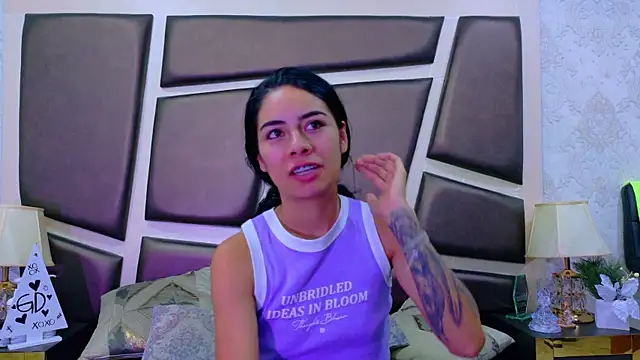 NicoleEsposito online show from 05-08-26, 12:43