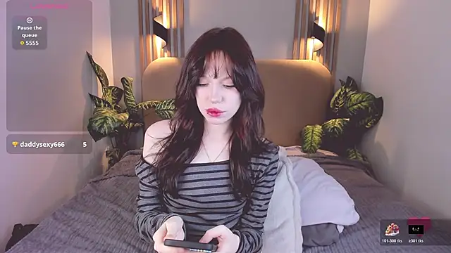 Snapshot of NikkiMiltons chatting on 12-14-25, 02:44 NikkiMiltons online show from 12-14-25, 02:44