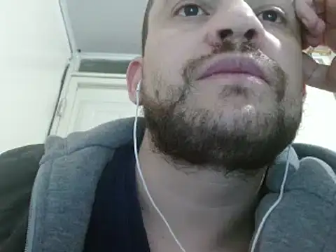 camiloking1720 online show from 12-12-24, 03:10