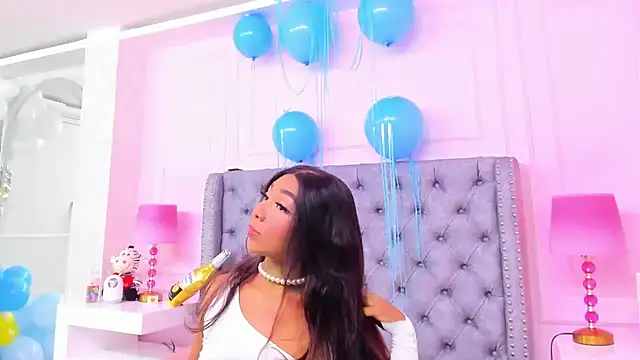 HaileeRoberts online show from 10-04-25, 12:36