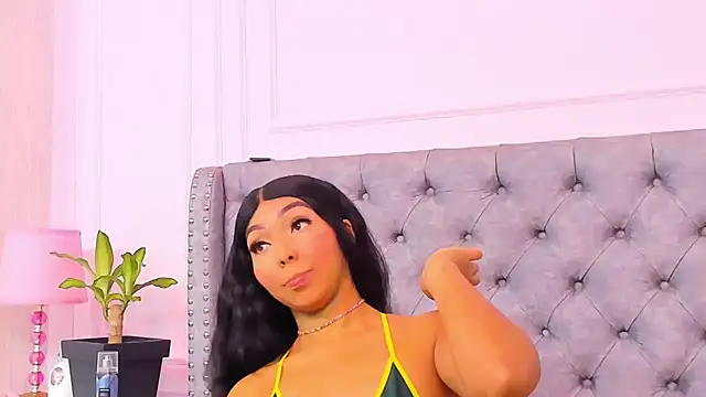 HaileeRoberts online show from 01-18-26, 01:04