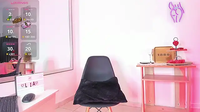 Snapshot of Lia_johnsonn chatting on 02-05-25, 11:02 Lia johnsonn online show from 02-05-25, 11:02