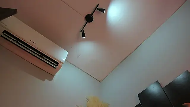 Snapshot of ALICEPOIXXXON chatting on 11-12-25, 11:58 ALICEPOIXXXON online show from 11-12-25, 11:58