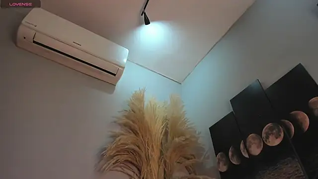 Snapshot of ALICEPOIXXXON chatting on 11-26-25, 06:25 ALICEPOIXXXON online show from 11-26-25, 06:25