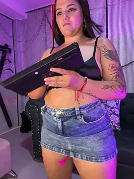 Snapshot of yey_bdsm chatting on 02-23-25, 02:51 yey bdsm online show from 02-23-25, 02:51