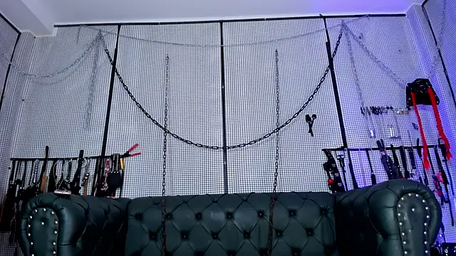 Snapshot of yey_bdsm chatting on 09-27-25, 07:08 yey bdsm online show from 09-27-25, 07:08