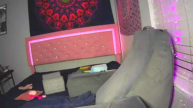 Snapshot of Tatithegoddess chatting on 03-21-26, 10:31 Tatithegoddess online show from 03-21-26, 10:31