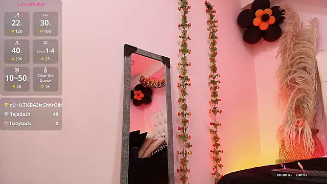 Snapshot of ChalotteGrey chatting on 10-20-25, 02:34 ChalotteGrey online show from 10-20-25, 02:34