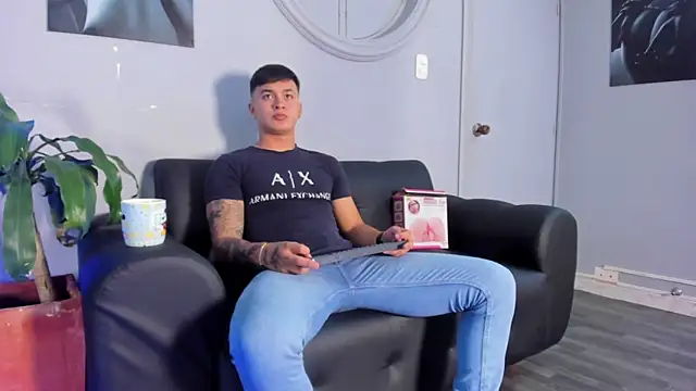 Cristopher strong online show from 03-22-25, 01:08