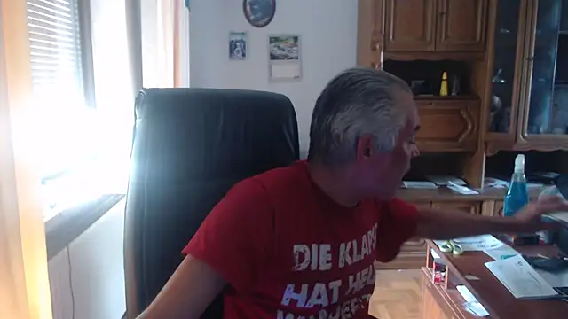 JohnnyD80 online show from 06-14-26, 08:49