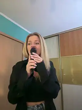 Snapshot of AlisonXCristal chatting on 03-13-26, 06:25 AlisonXCristal online show from 03-13-26, 06:25