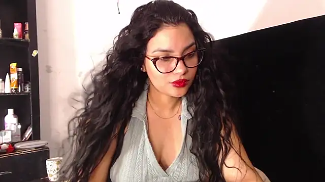 Snapshot of lolaa_staars chatting on 12-13-24, 09:13 lolaa staars online show from 12-13-24, 09:13