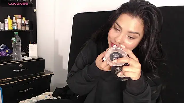 Snapshot of lolaa_staars chatting on 01-10-25, 02:57 lolaa staars online show from 01-10-25, 02:57