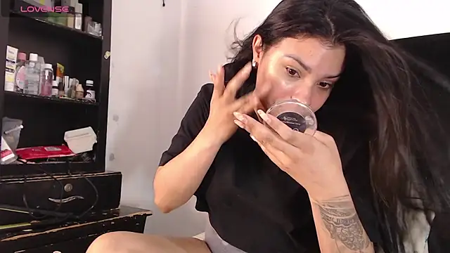 Snapshot of lolaa_staars chatting on 01-25-25, 10:39 lolaa staars online show from 01-25-25, 10:39