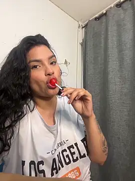 Snapshot of lolaa_staars chatting on 10-15-25, 05:29 lolaa staars online show from 10-15-25, 05:29