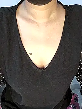 Snapshot of Ms_Neera chatting on 02-19-25, 02:12 Ms Neera online show from 02-19-25, 02:12