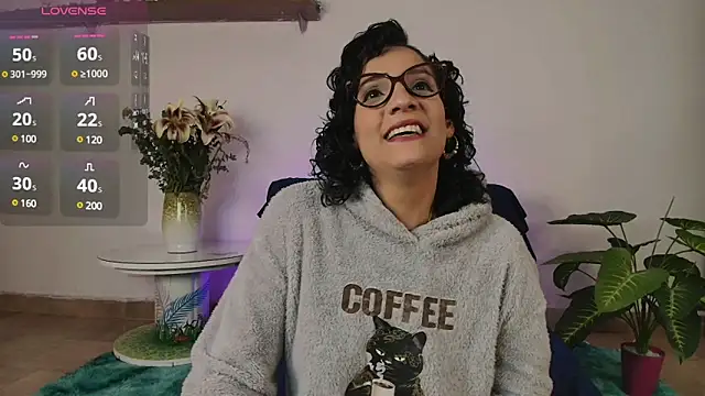 Elliee  online show from 01-26-25, 01:15