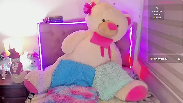  EmiRhodes online show from 12-23-24, 04:01