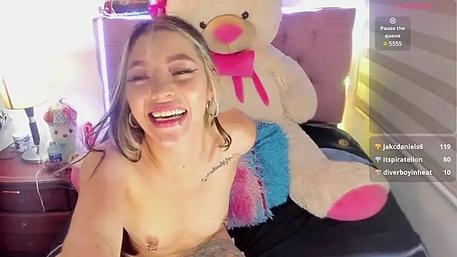  EmiRhodes online show from 03-10-25, 01:45