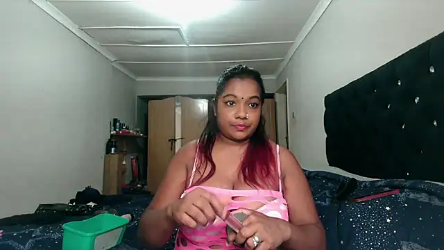 Snapshot of Indianmayaxoxo chatting on 12-19-24, 02:46 Indianmayaxoxo online show from 12-19-24, 02:46