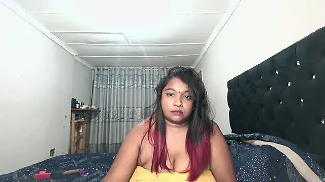 Snapshot of Indianmayaxoxo chatting on 01-08-25, 10:37 Indianmayaxoxo online show from 01-08-25, 10:37