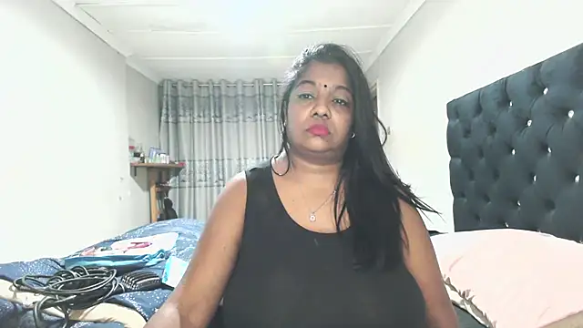 Indianmayaxoxo online show from 05-08-26, 09:42