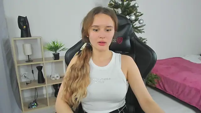 Snapshot of alicexforever chatting on 12-18-24, 10:08 alicexforever online show from 12-18-24, 10:08
