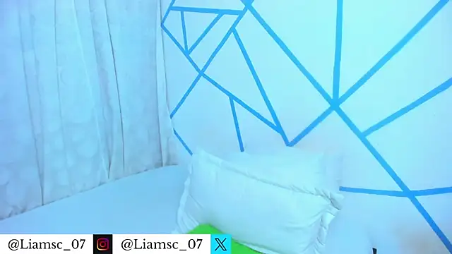 Snapshot of liam_scott77 chatting on 07-08-26, 12:37 liam scott77 online show from 07-08-26, 12:37