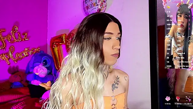 Snapshot of Micaela_Rangel chatting on 03-25-26, 10:27 Micaela Rangel online show from 03-25-26, 10:27