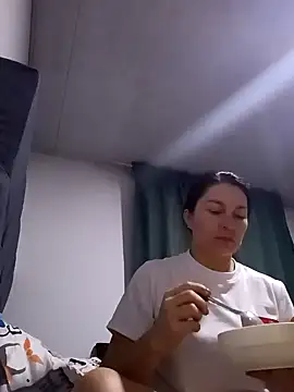renata hot1 online show from 12-16-24, 01:21