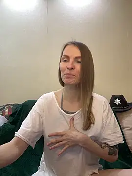 Snapshot of RachelBelI chatting on 12-13-24, 11:17 RachelBelI online show from 12-13-24, 11:17