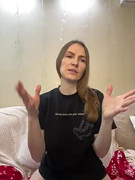 Snapshot of RachelBelI chatting on 01-28-25, 11:17 RachelBelI online show from 01-28-25, 11:17