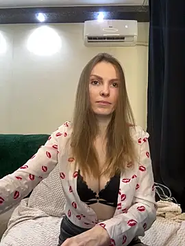 Snapshot of RachelBelI chatting on 03-12-25, 11:22 RachelBelI online show from 03-12-25, 11:22
