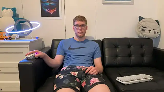 BlueEyedTallGuy94 online show from 12-20-24, 03:03