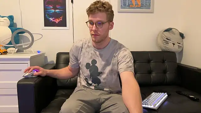 BlueEyedTallGuy94 online show from 12-30-24, 07:04