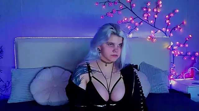 JoannLowe online show from 09-19-25, 07:25