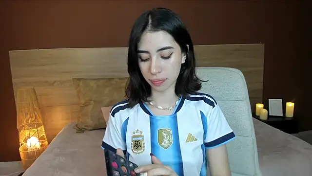 Catyloves online show from 06-17-26, 10:21