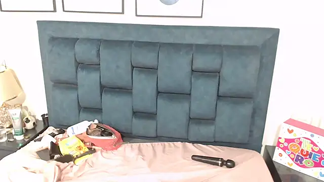 Snapshot of Sophia-Smith2 chatting on 02-27-25, 10:20 Sophia-Smith2 online show from 02-27-25, 10:20